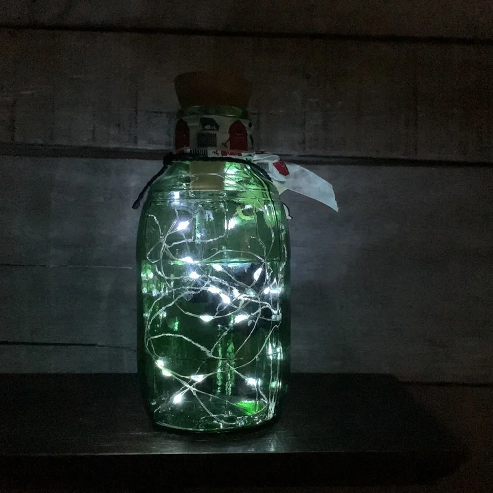 ‘I ❤️ Dirt’ logo green barrel solar lantern